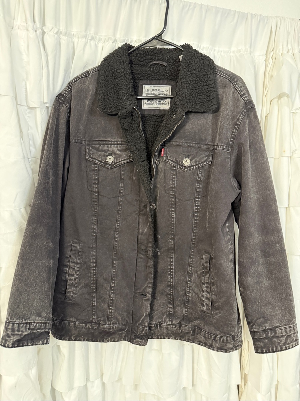 Levi's Women's Black Sherpa-Lined Trucker Jacket